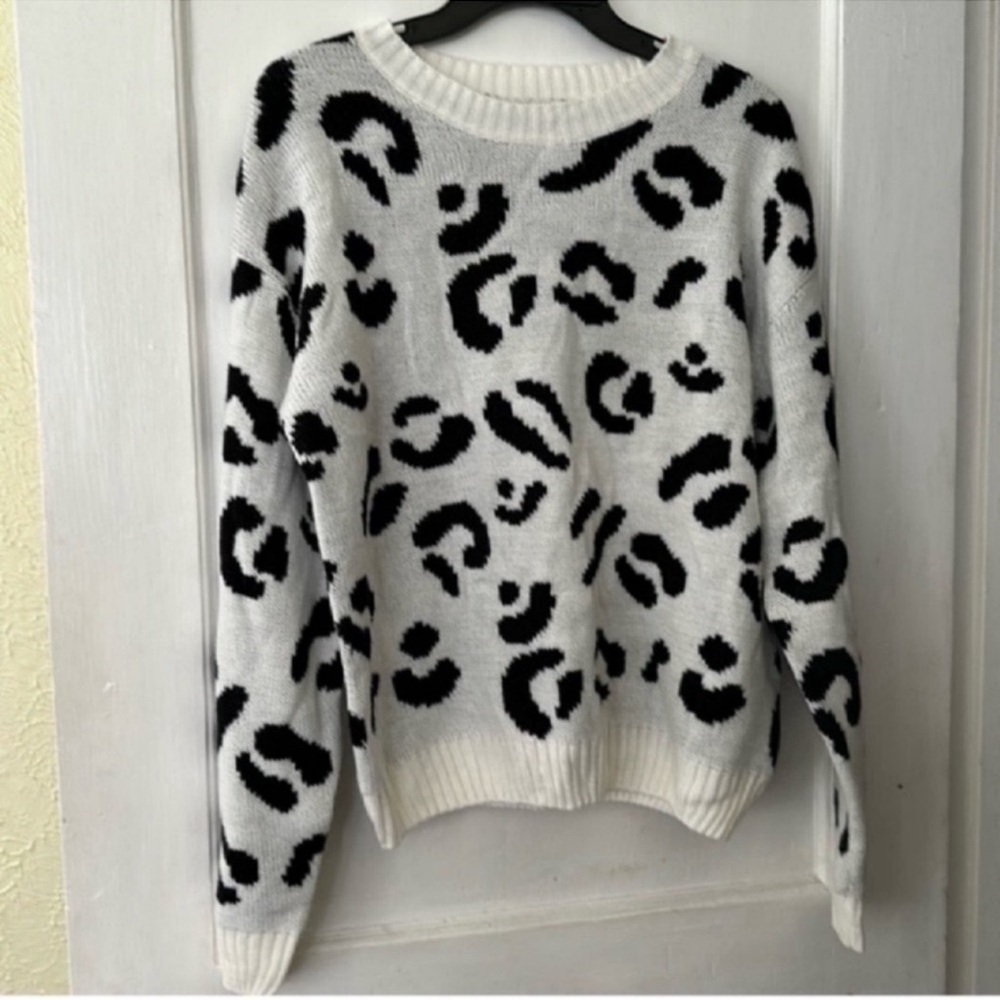 Boohoo Boho Comfy Casual Animal Print Cozy Long Sleeve Crewneck Sweater Top